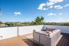 Luxury 4BR w/ Rooftop • Easy NYC Access + Airport - Image 4