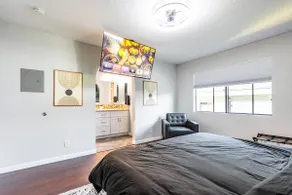 Prime LB home 2 Kings near beach/DT w/ parking - Image 5