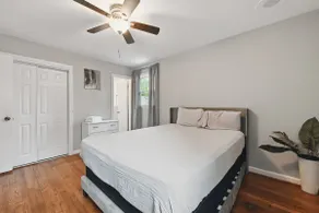 Renovated Brick Rancher/ Fast Verizon Wifi - Image 4