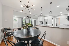 Renovated Brick Rancher/ Fast Verizon Wifi - Image 2