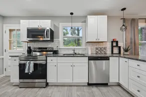 Renovated Brick Rancher/ Fast Verizon Wifi - Image 3