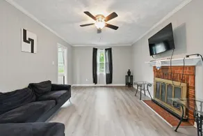 Renovated Brick Rancher/ Fast Verizon Wifi - Image 5
