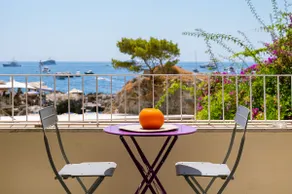Dolce Vita Beach House stunning views by the sea - Image 2