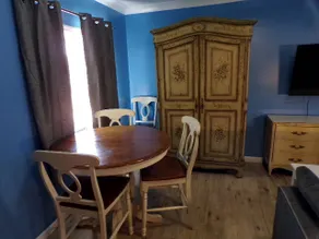 Luxurious Private Apt 3 Best King Bed WiFi ROKU TV - Image 3