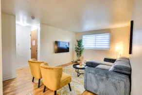 Lovely & Spacious 2BR in MTL! Free 2 Parking Spots - Image 5