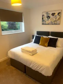 Homely 3-bed home Milton Keynes - Image 2