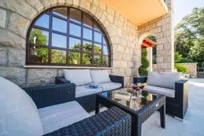 Villa Franica Dubrovnik, City Beach Villa with Pool and Sea View - Image 3