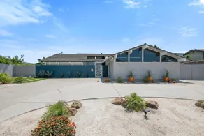 San Diego Oasis- A Retro Retreat w/ King Size Bed! - Image 2