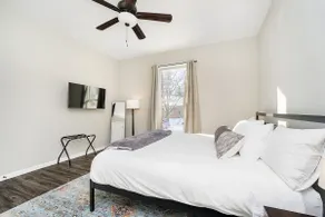 Fun 3BR Noblesville Home Sleeps 7+ Arcade Game - Image 3