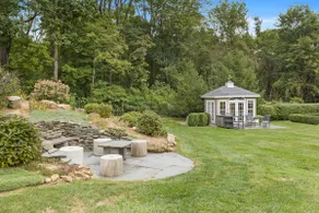 Private Home - 2 acres - Image 2