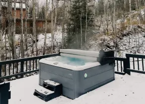 Spacious Alaskan Hideaway: Sauna+Hot tub+View - Image 5