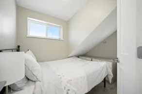 The Garden House | 3BR 2BA with AC | Near Downtown - Image 5