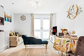 Stunning 1 Bedroom Apt With Balcony-leicester City - Image 3