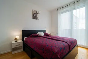 Flexible SelfCheckIns 93 - Zagreb - Garage - Balcony - Bedroom - Image 3
