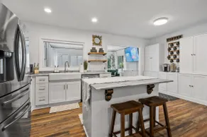 REMODELED Home, KING Beds, FAST WiFi - Image 2