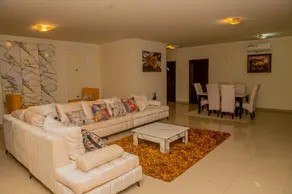 Luxurious 3 bedroom Apartment in Ikoyi - Image 2