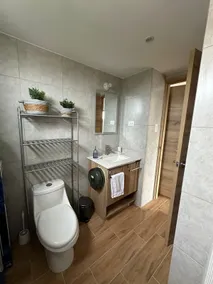Luxurious stay near the airport and hotels - Image 4