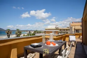 Prestigefyldt penthouse ved havet med en betagende panoramaudsigt - Wi-Fi - Image 2