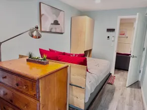 Cozy private 1.5BR Garden Apartment w/ backyard - Image 3