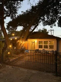 Corner House - Image 4