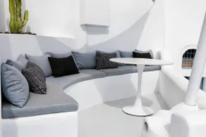 Little Rock Villa - Oia - Image 5