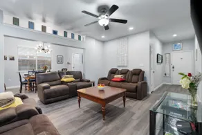 Taylor Rodeo, Jacuzzi, Games, 5.6 mls to Samsung - Image 3
