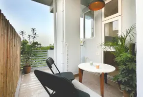 A Majestic airy Flat with Full Kitchen| Nr Airport - Image 4