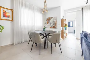 Luxurious Central Raanana Flat with Terrace - Image 5