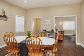 Spacious Home w/ several beds (2 KING) and games! - Image 5