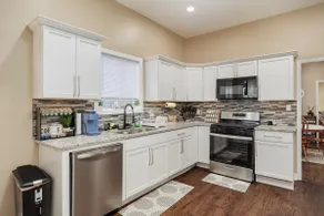Spacious Home w/ several beds (2 KING) and games! - Image 2