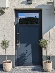 Studio surrounded by nature - Image 2