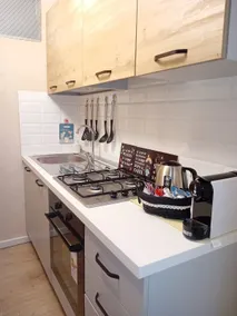 Spacious and charming studio apartment - Image 3