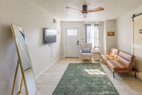 Charming 2BR Home – Gateway to Crater Lake - Image 3