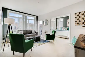 Gorgeous 2 BR Penthouse in the Heart of the City - Image 3