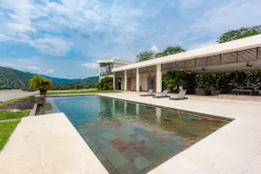 Exclusive Luxury Villa: Private Pool, BBQ & Design - Image 3