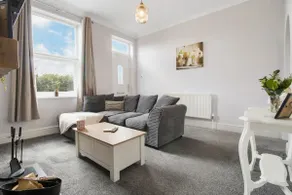 Cosy Green End Retreat - Image 2