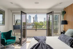 Central and Walkable| Two King Beds| Free Parking - Image 5