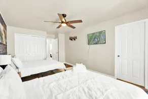 Sterling Heights Tranquil Retreat - Image 3