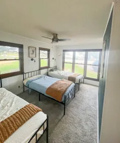 King bed-The Retro Getaway - Image 5