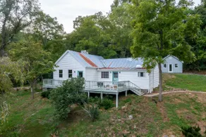The Perch- whimsical cottage near lovely Lexington - Image 4