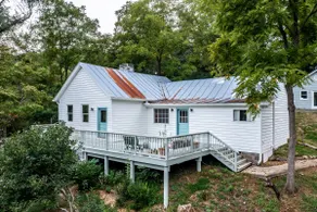 The Perch- whimsical cottage near lovely Lexington - Image 5