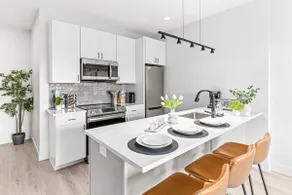 Queen BR | Balcony | Gym | 10 Min to DT & Stadium - Image 3