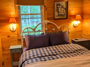 Charming Lakefront Cottage | WiFi + AC | Sleeps 7 - Image 5
