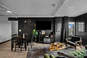 King Bed Penthouse - City View - Gym - Parking - Image 2