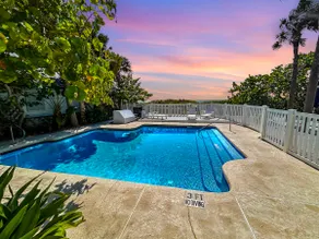 Steps to Seawall: Cozy Indian Rocks Beach Cottage - Image 2