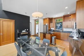 River Views! Contemporary Condo. - Image 2