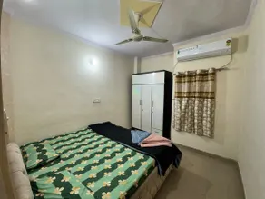 METRO DEN | Cozy 2 BHK Flat | Close to Metro - Image 3