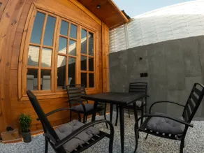Cottage with private pool - Image 5