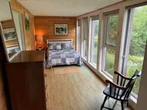 Bright, Spacious Family Getaway with Private Beach - Image 3
