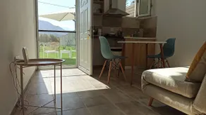 Cozy apartment with a garden - Image 2